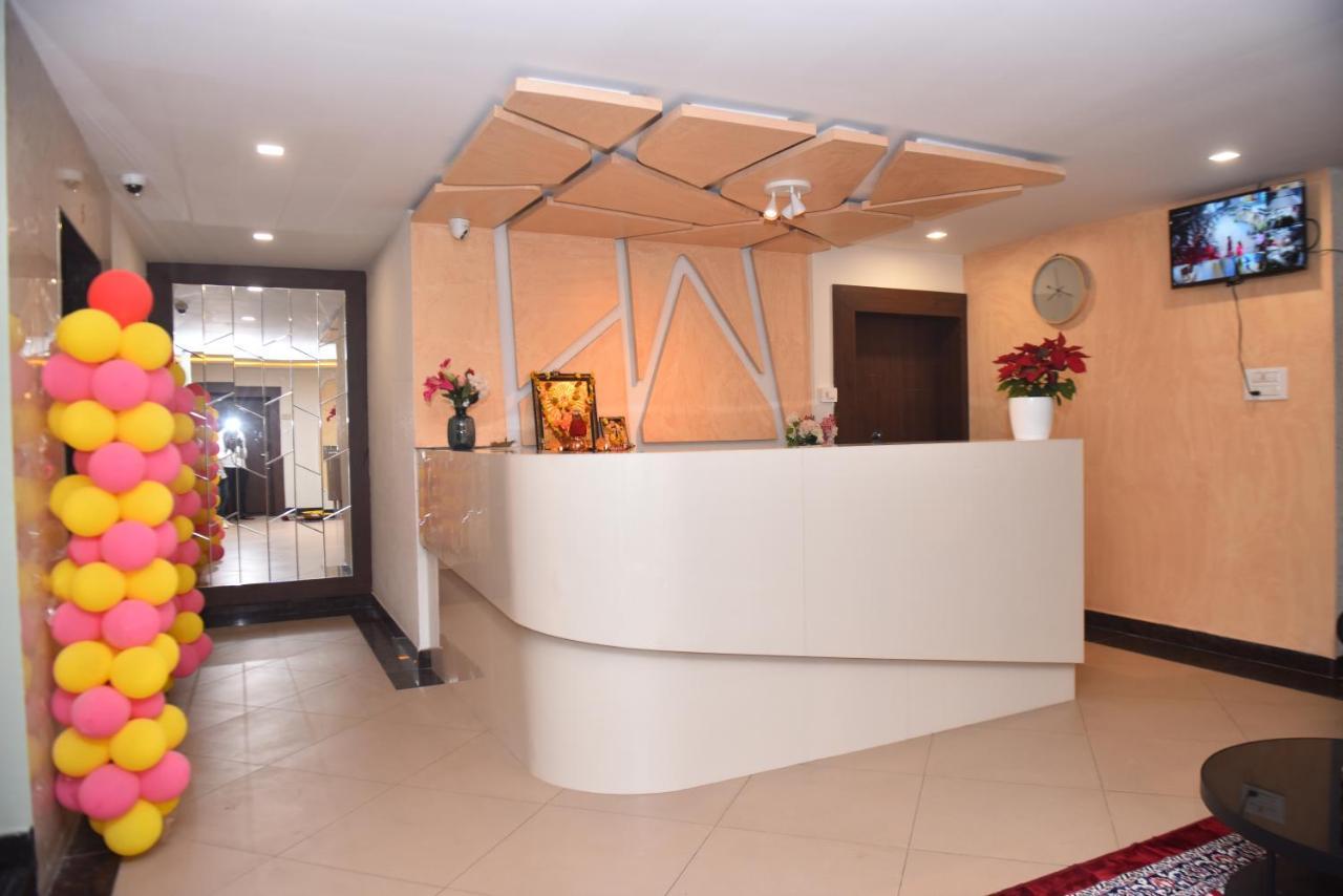 M R Residency Dharwad. Apartment Екстериор снимка