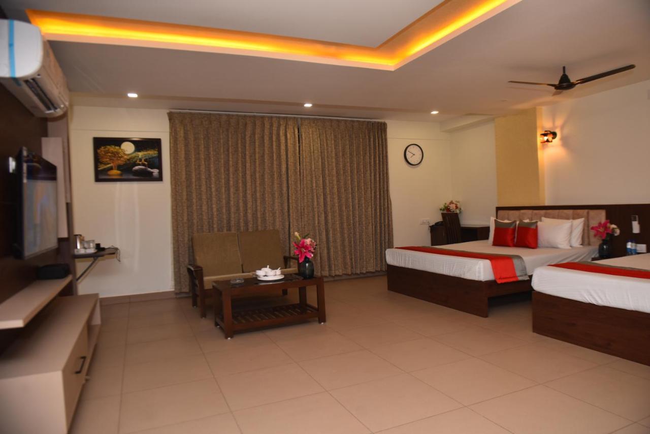 M R Residency Dharwad. Apartment Екстериор снимка