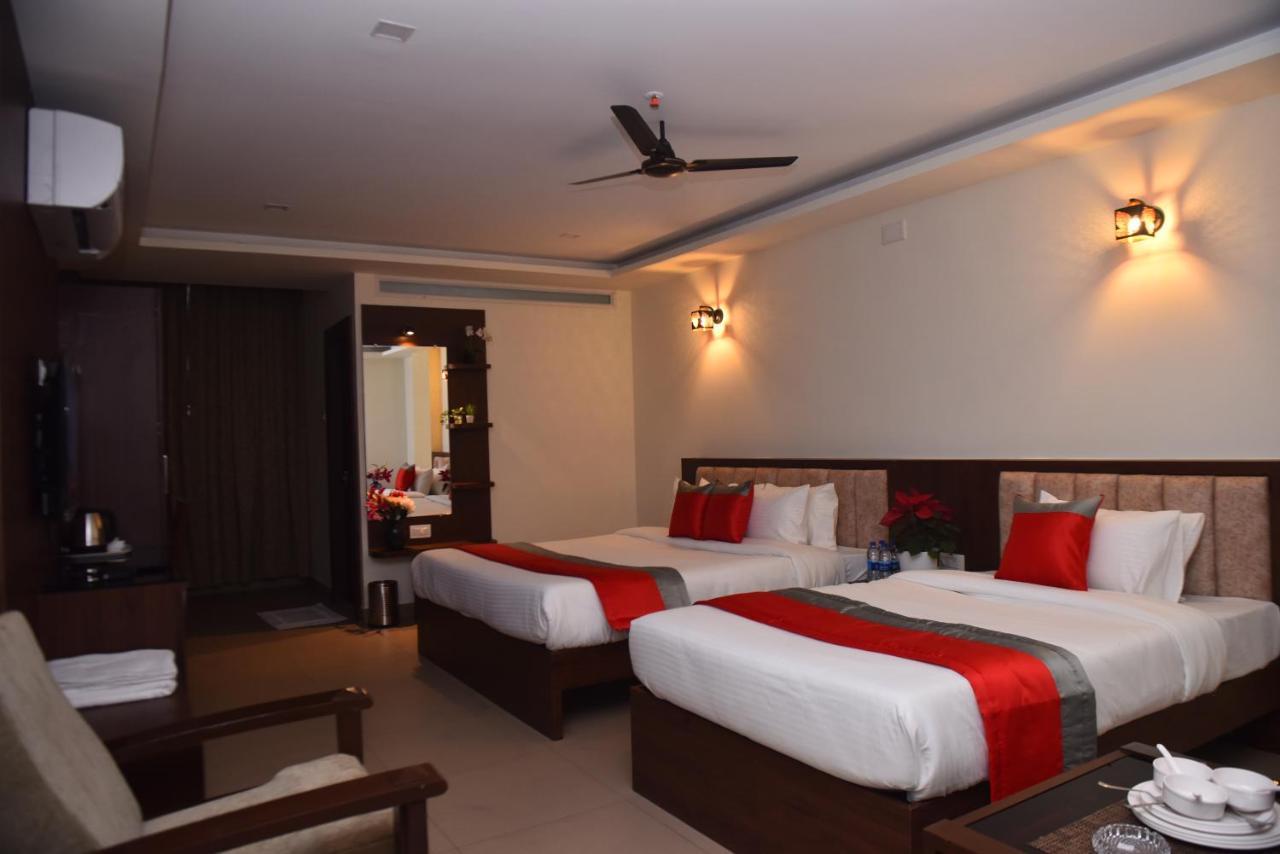 M R Residency Dharwad. Apartment Екстериор снимка