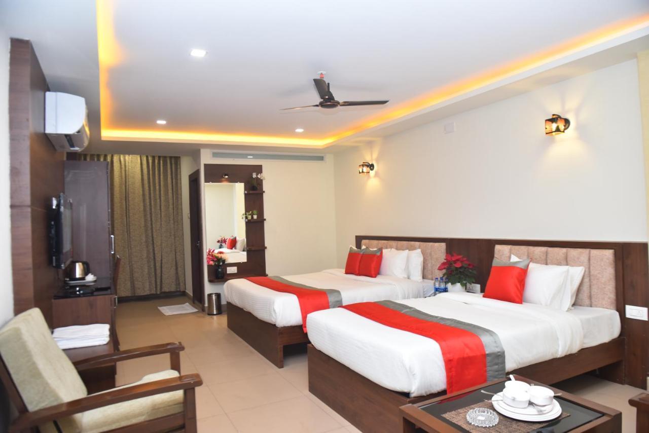 M R Residency Dharwad. Apartment Екстериор снимка