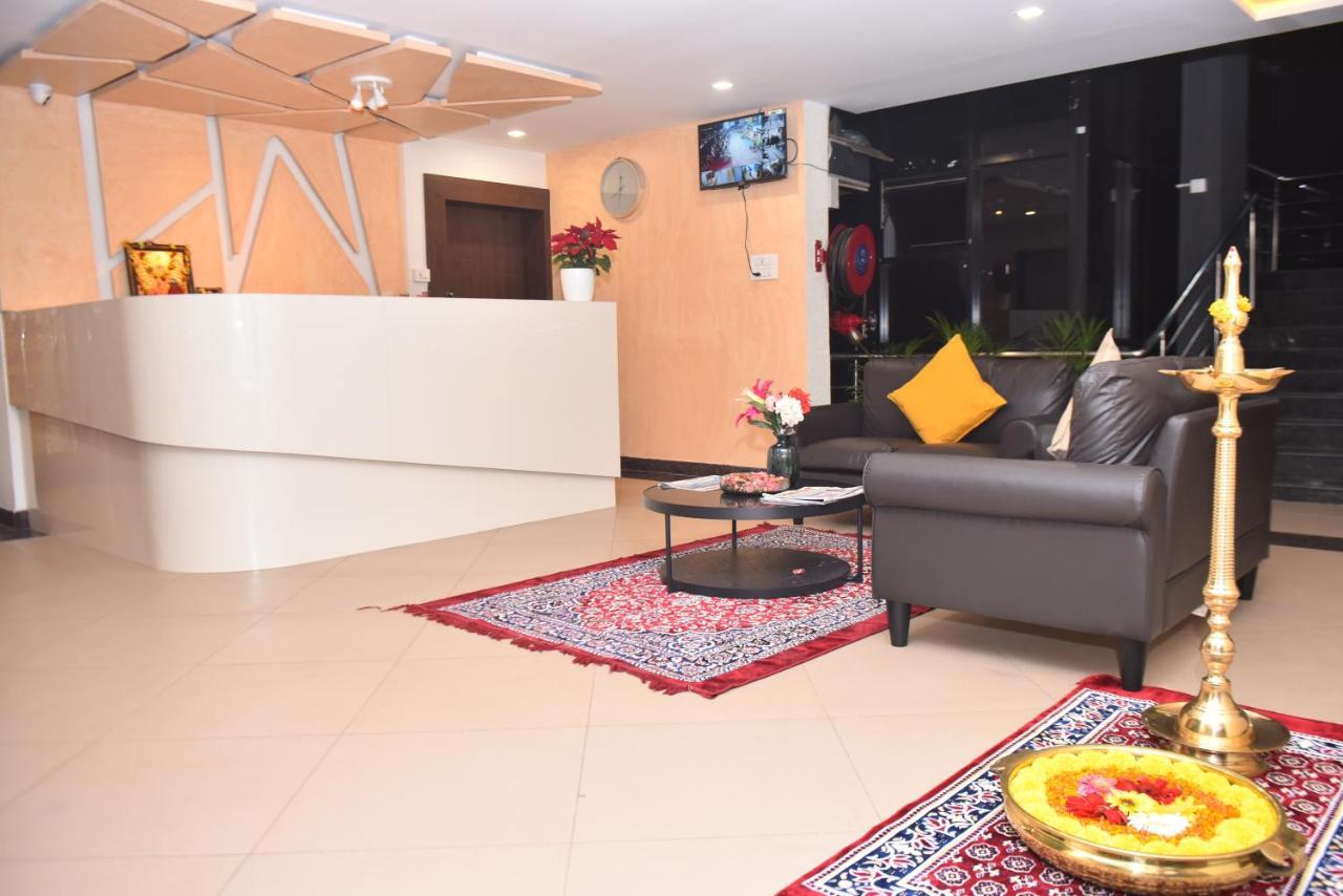 M R Residency Dharwad. Apartment Екстериор снимка