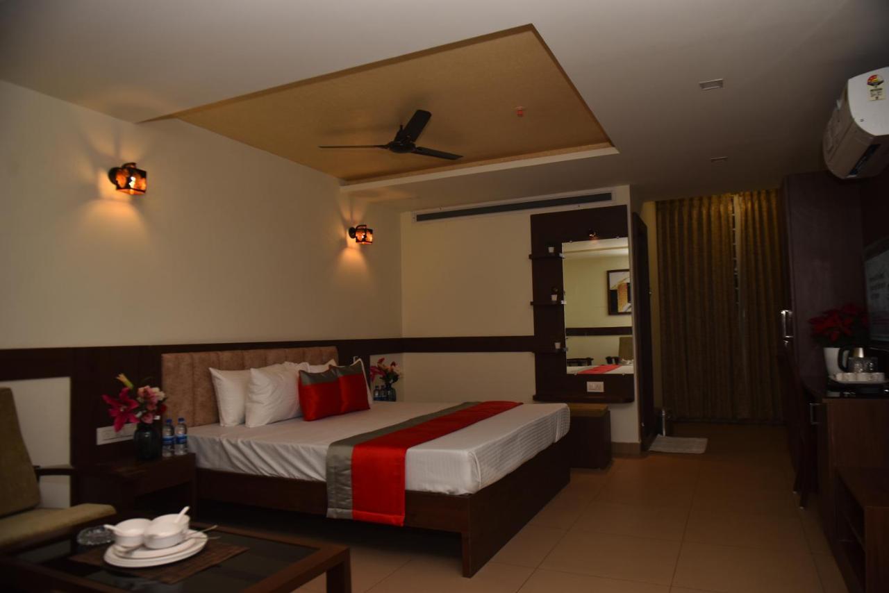M R Residency Dharwad. Apartment Екстериор снимка